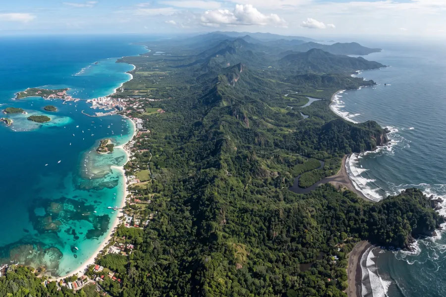 Colombia two ocean coastlines